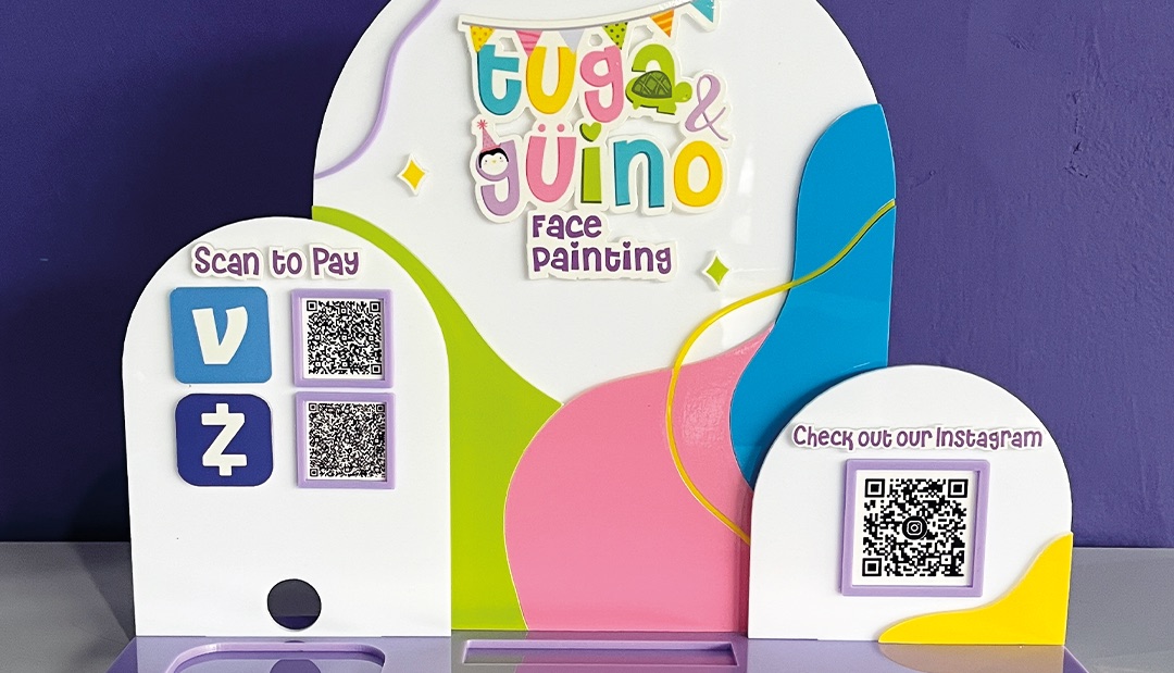 Estación de marca en acrílico para evento