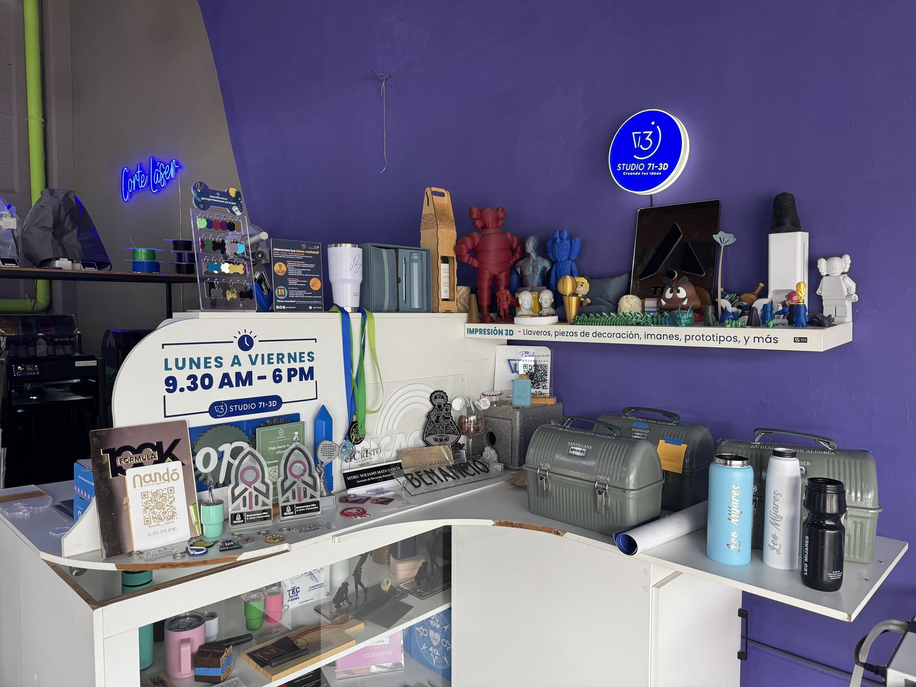 Exhibición de productos, materiales y proyectos dentro de Studio 71-3D